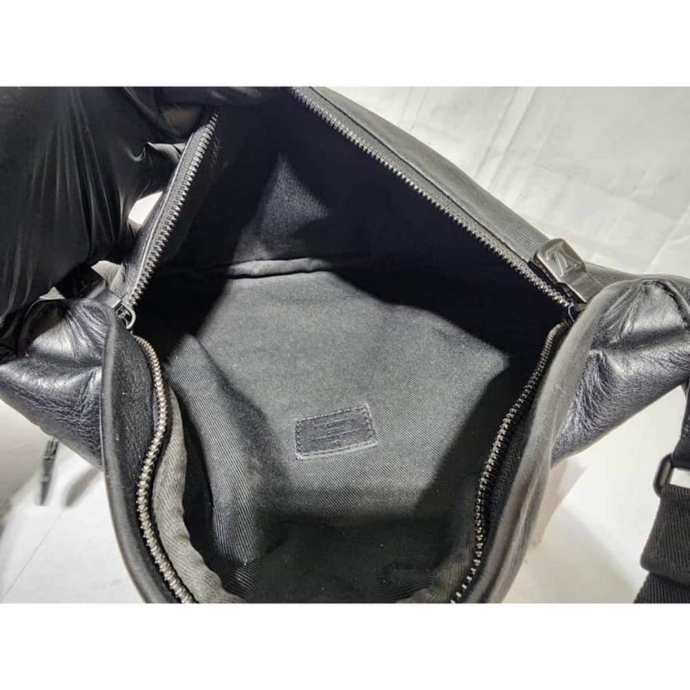 SOLD***Authentic LOUIS VUITTON Monogram Shadow Leather Discovery Bum/Waist Bag - Picture 6 of 15